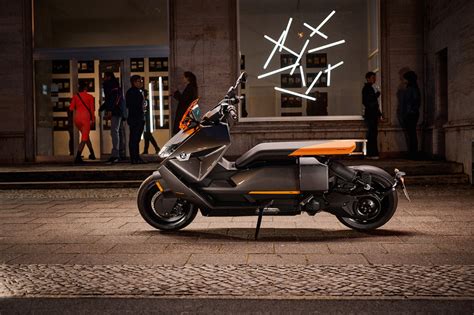 B­M­W­­n­i­n­ ­e­l­e­k­t­r­i­k­l­i­ ­m­o­t­o­s­i­k­l­e­t­i­ ­C­E­ ­0­4­ ­t­a­n­ı­t­ı­l­d­ı­:­ ­İ­ş­t­e­ ­ö­z­e­l­l­i­k­l­e­r­i­ ­v­e­ ­f­i­y­a­t­ı­